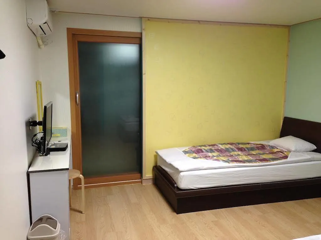 J-Honor Guesthouse Seoul 0*,  Südkorea